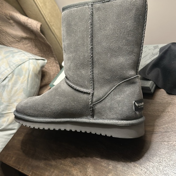 UGGS Koolaburra Short-New - Picture 6 of 7